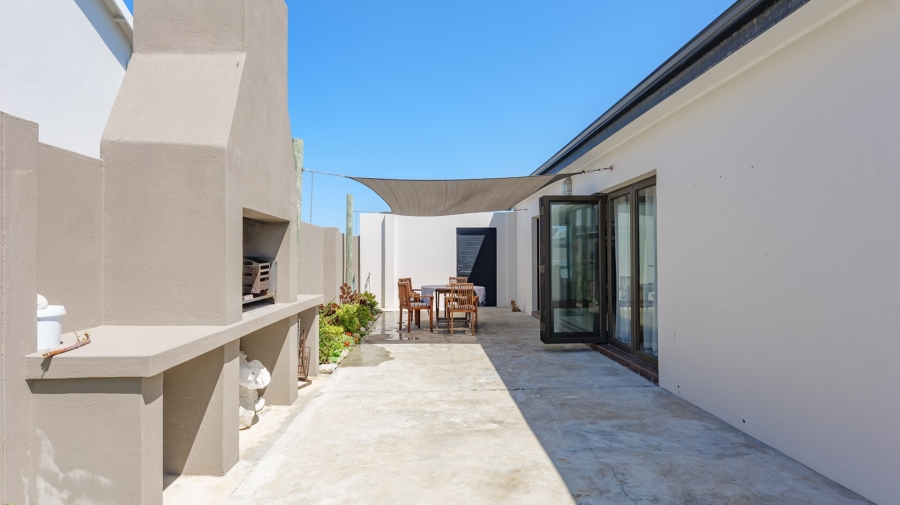 3 Bedroom Property for Sale in Struisbaai Western Cape